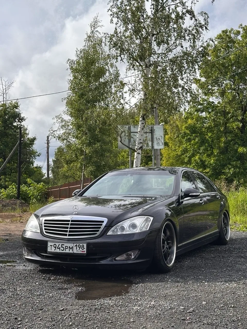 Mercedes S-класса после ремонта и покраски переднего крыла